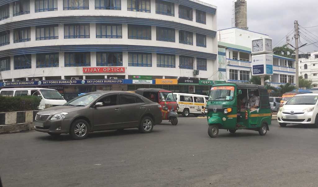 Drive through Mombasa, Kenya